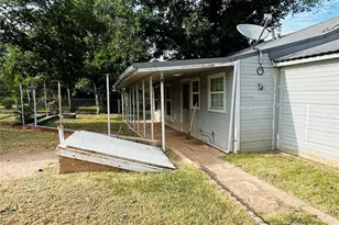 311 S Melwood St, Winters, TX 79567 - Photo 19