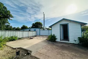 311 S Melwood St, Winters, TX 79567 - Photo 23