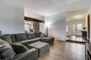 1365 Forestglen Dr, Lewisville, TX 75067 - Photo 3