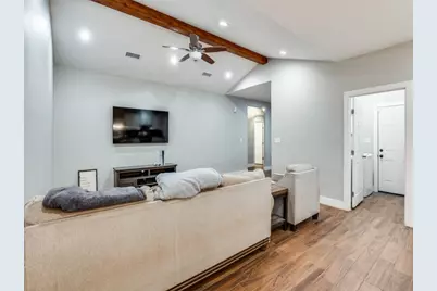 908 E Decatur Street, Ennis, TX 75119 - Photo 3