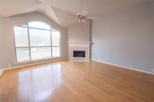 817 Stafford Station Dr, Saginaw, TX 76131 - Photo 3