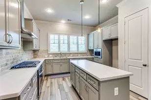 520 Sheer Bliss Ln, Fort Worth, TX 76114 - Photo 9