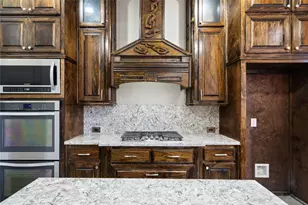 917 Wood Hollow Way, DeSoto, TX 75115 - Photo 11