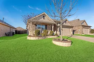 804 Skytop Dr, Fort Worth, TX 76052 - Photo 3