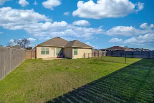 137 Lipan St, Greenville, TX 75402 - Photo 5