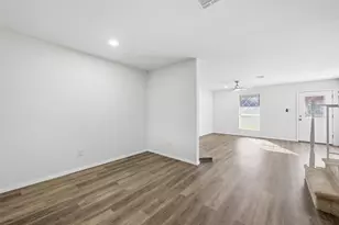 73 Winchester Dr, Euless, TX 76039 - Photo 5