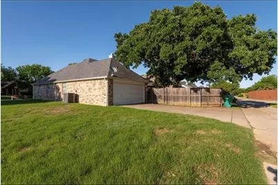 1352 Autumn Trail, Lewisville, TX 75067 - Photo 21