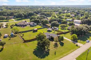 2609 Castle Rd, Burleson, TX 76028 - Photo 25