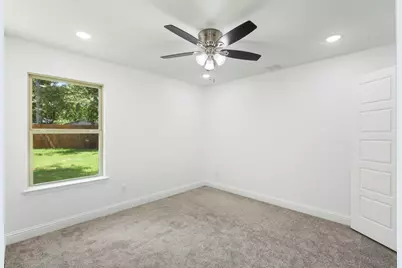 825 Apache Trace, Grand Prairie, TX 75051 - Photo 19