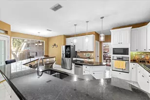 7423 Bradford Pear Dr, Irving, TX 75063 - Photo 9