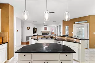 7423 Bradford Pear Dr, Irving, TX 75063 - Photo 13