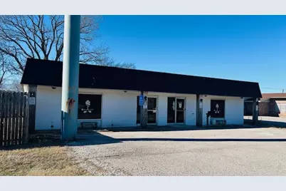 102 S Collins, Howe, TX 75459 - Photo 1