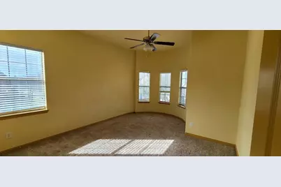 8706 Lohr Valley Road, Irving, TX 75063 - Photo 19