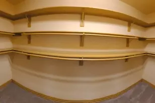 8706 Lohr Valley Rd, Irving, TX 75063 - Photo 9