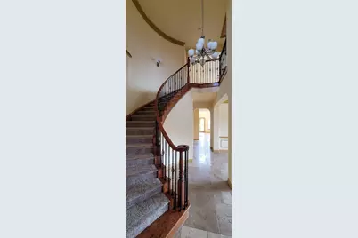 8706 Lohr Valley Road, Irving, TX 75063 - Photo 17