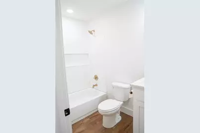 907 E 10th Street, Bonham, TX 75418 - Photo 9