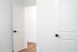 907 E 10th St, Bonham, TX 75418 - Photo 11