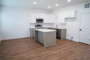 907 E 10th St, Bonham, TX 75418 - Photo 5