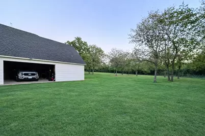 1032 Private Road 7039, Lexington, TX 78947 - Photo 9