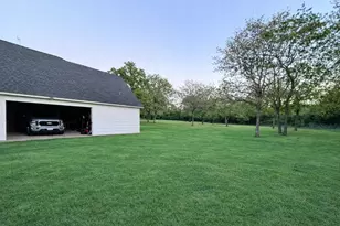 1032 Private Rd 7039, Lexington, TX 78947 - Photo 9