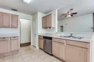 462 Tranquility Ln, Cedar Hill, TX 75104 - Photo 9