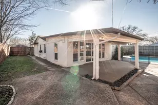 8715 Kingspoint Dr, Dallas, TX 75238 - Photo 31