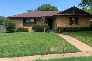 919 Magnolia Ln, Lancaster, TX 75146 - Photo 1
