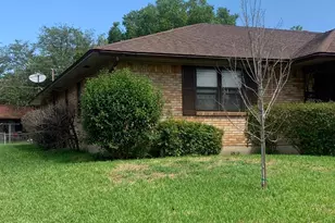 919 Magnolia Ln, Lancaster, TX 75146 - Photo 3