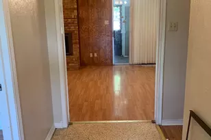 919 Magnolia Ln, Lancaster, TX 75146 - Photo 5