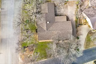 2825 Winterhaven Dr, Hurst, TX 76054 - Photo 37