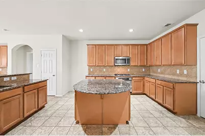 4902 Spring Lake Parkway, Mansfield, TX 76063 - Photo 11