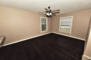 315 Texas St, Cedar Hill, TX 75104 - Photo 3