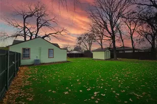 233 Texas St, Cedar Hill, TX 75104 - Photo 7