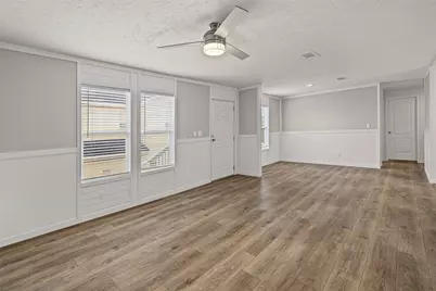 915 Arkansas River Drive, Granbury, TX 76048 - Photo 5