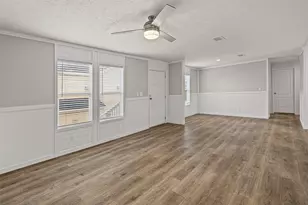 915 Arkansas River Dr, Granbury, TX 76048 - Photo 5