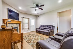 402 E Main St, Tioga, TX 76271 - Photo 7