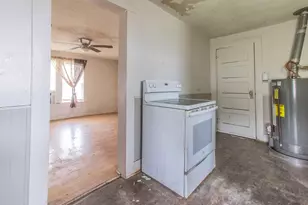 316 E Warren St, Hewitt, TX 76643 - Photo 7