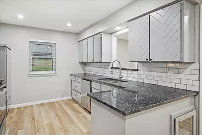 2829 Southridge Drive, Grapevine, TX 76051 - Photo 11