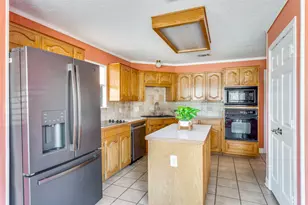 5029 Barberry Dr, Fort Worth, TX 76133 - Photo 9