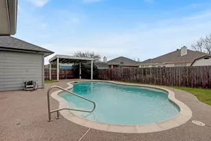 1005 Caleb St, Burleson, TX 76028 - Photo 25