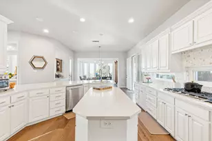 2198 Lakeridge Dr, Grapevine, TX 76051 - Photo 9