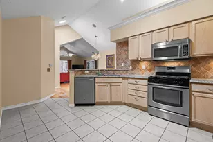 1023 Bridges Dr, Arlington, TX 76012 - Photo 19