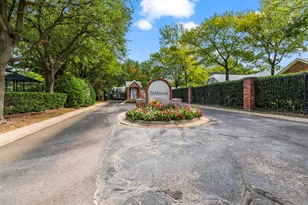 1023 Bridges Dr, Arlington, TX 76012 - Photo 37