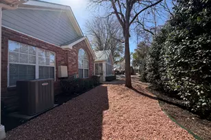 1023 Bridges Dr, Arlington, TX 76012 - Photo 3