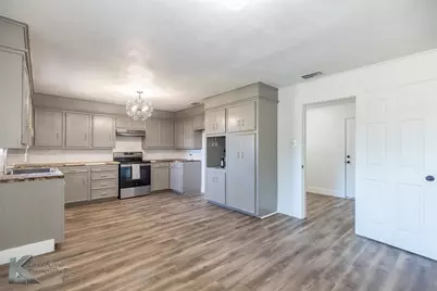 2925 Robertson Drive, Abilene, TX 79606 - Photo 7