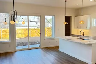 1629 E Tucker St, Fort Worth, TX 76104 - Photo 5