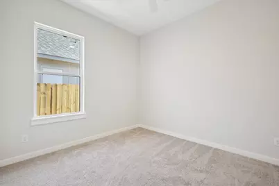 1629 E Tucker Street, Fort Worth, TX 76104 - Photo 11