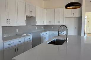 1629 E Tucker St, Fort Worth, TX 76104 - Photo 11