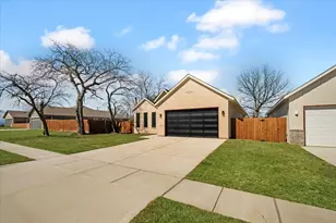 1629 E Tucker St, Fort Worth, TX 76104 - Photo 5