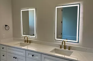 1629 E Tucker St, Fort Worth, TX 76104 - Photo 13